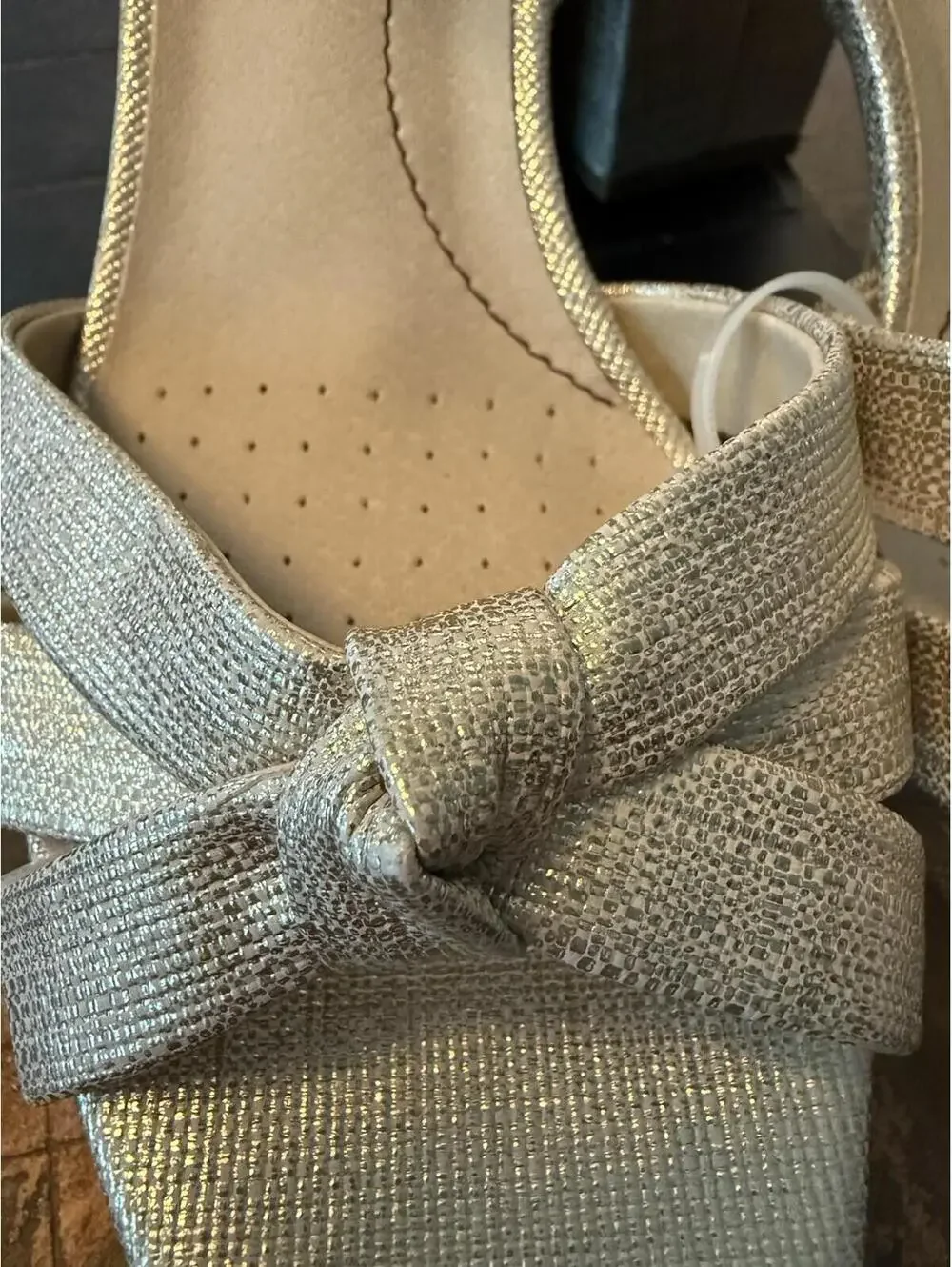 LifeStride  Gold LEATHER STRAPPY SANDAL Gold Sz 40